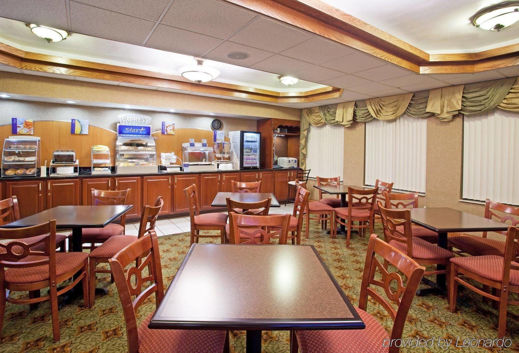 Best Western St. Clairsville Inn & Suites מסעדה תמונה